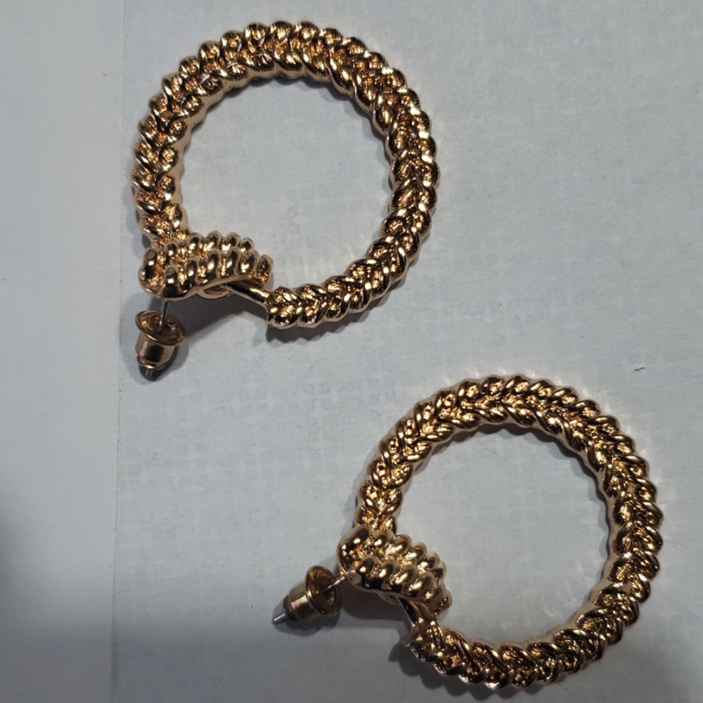 Braided gold hoop Fashion earrings - Picture 6 of 7
